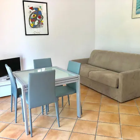 Residenza Ai Ronchi 1 2 6 アパートホテル Maccagno