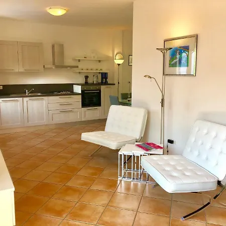 Residenza Ai Ronchi 1 2 6 4* Maccagno