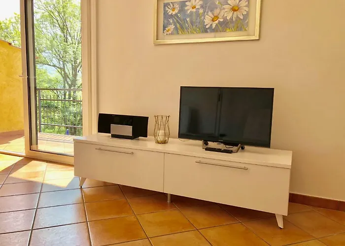 Residenza Ai Ronchi 1 2 6 4*